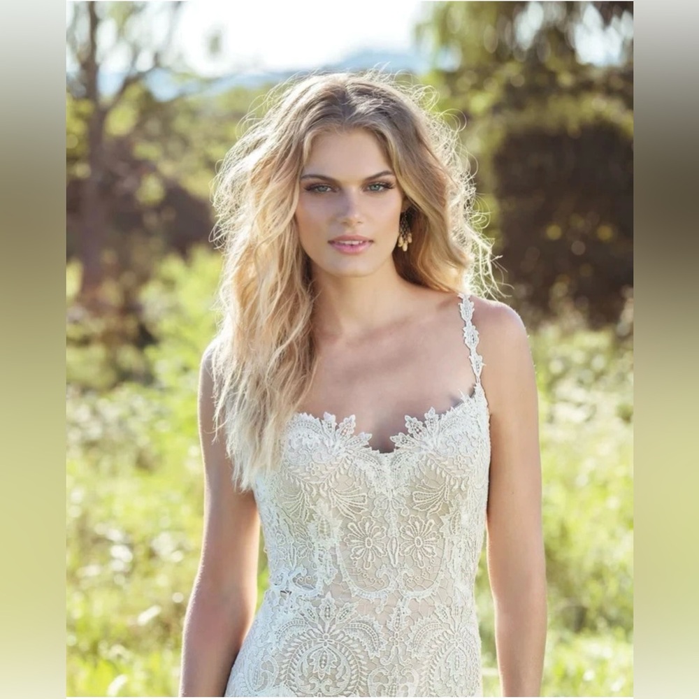 Lillian West Cream/Nude SZ 12 Fitted Sheath Venice Lace Wedding Dress Style 6495